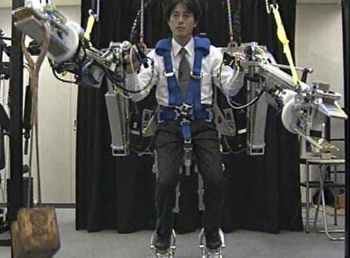 전신형 근력 증폭 로봇(파워로더)